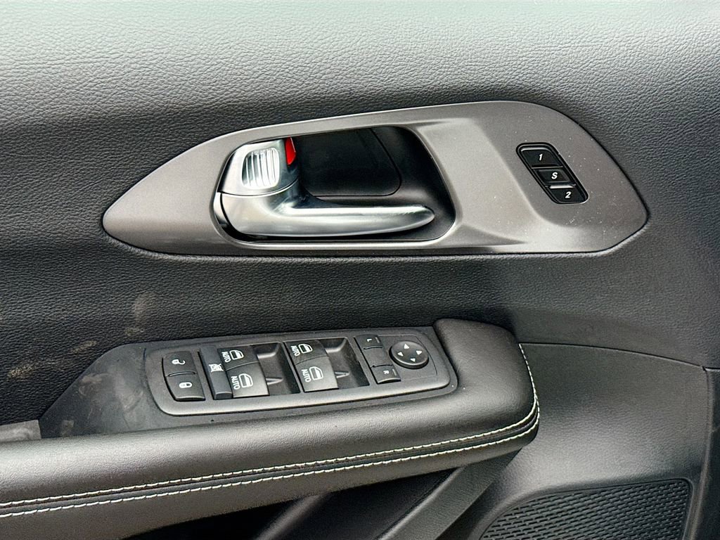 New 2026 Chrysler Pacifica Select FWD image 18