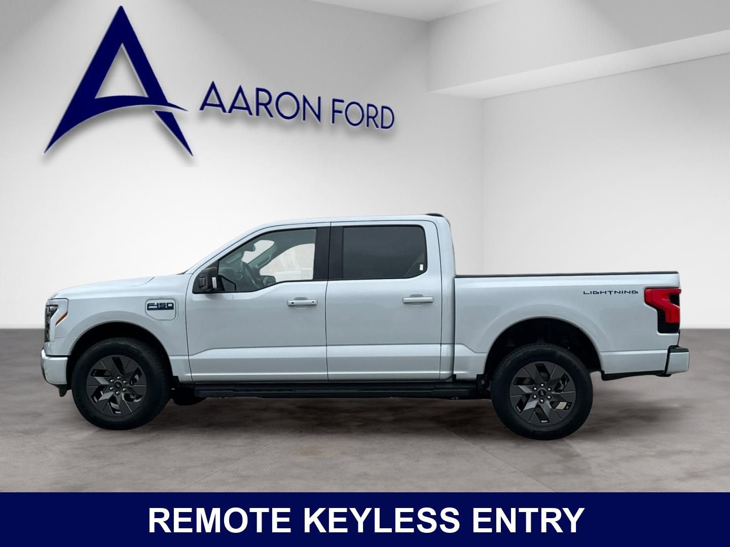 Used 2025 Ford F150 Lightning Flash AWD/4WD image 3
