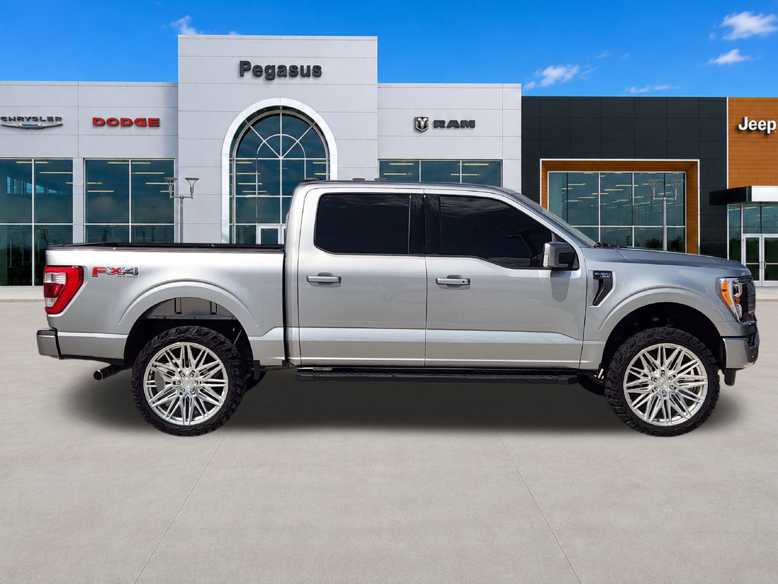 Used 2023 Ford F150 Lariat AWD/4WD image 7