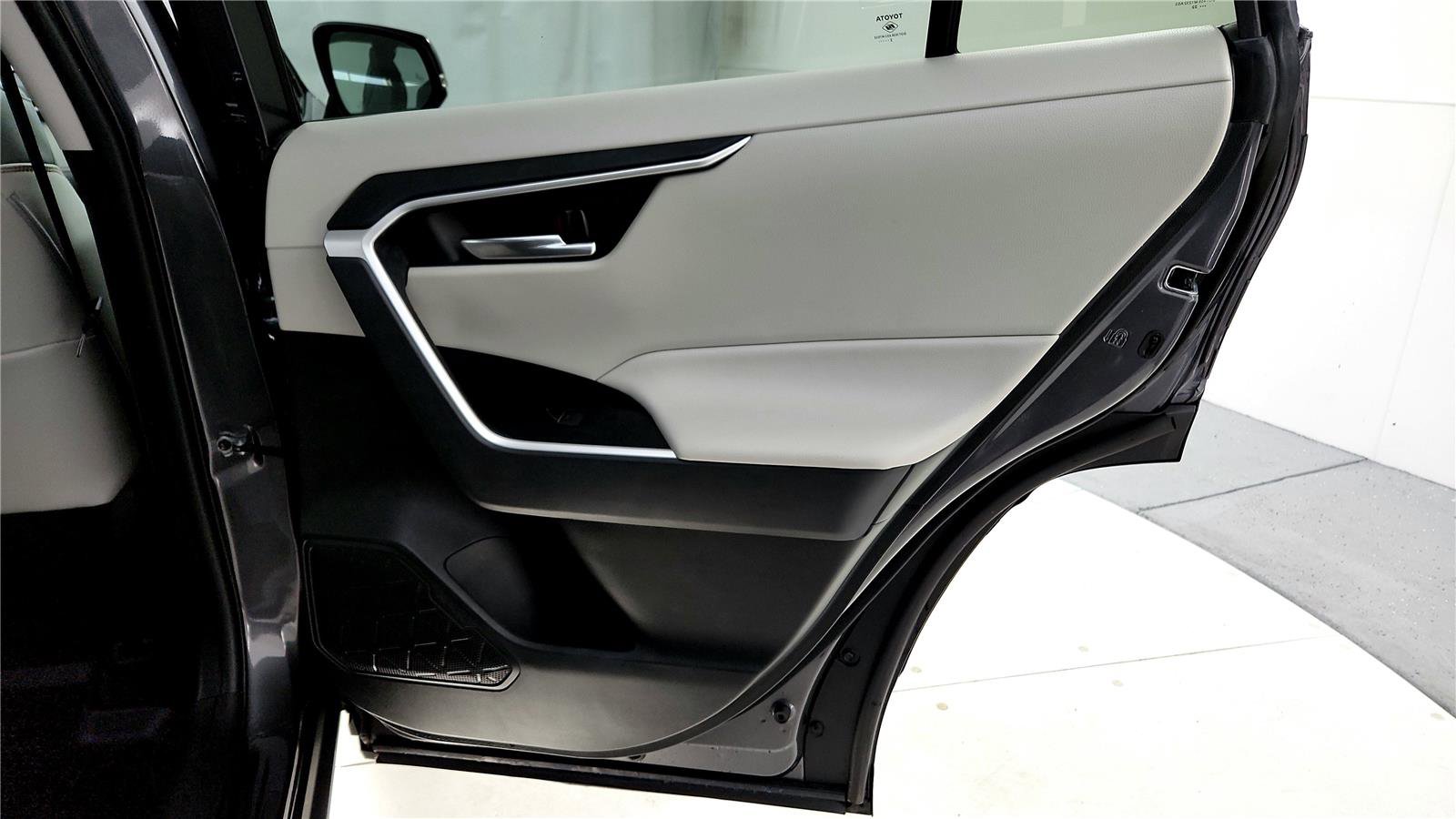 Certified 2022 Toyota RAV4 XLE Premium image 31