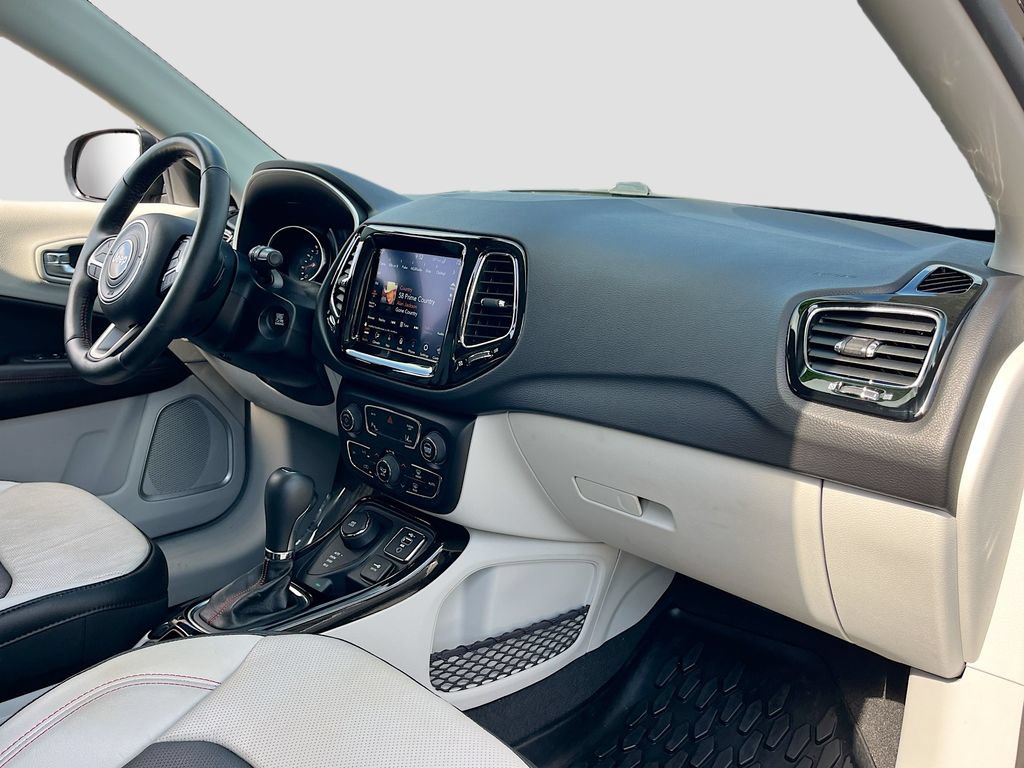 Certified 2021 Jeep Compass Limited w/ Elite Exterior Group AWD/4WD image 28