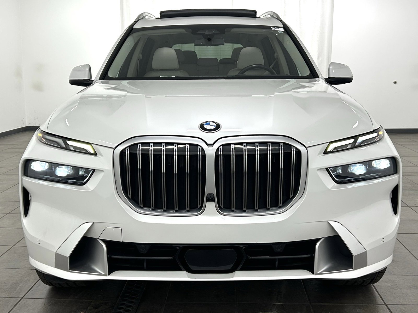 Used 2023 BMW X7 xDrive40i w/ Executive Package image 7