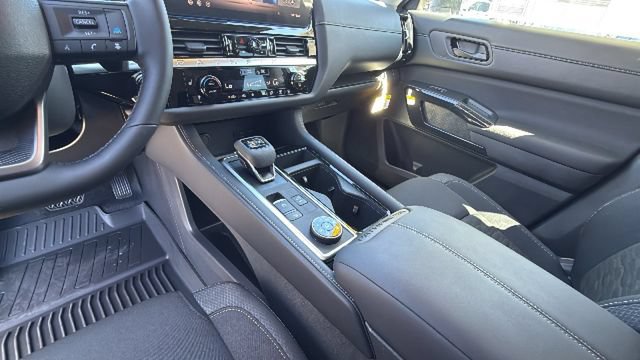New 2026 Nissan Pathfinder SV AWD/4WD image 13
