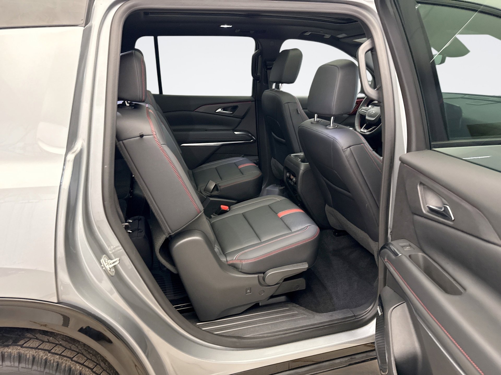 Used 2024 Chevrolet Traverse RS AWD/4WD image 21