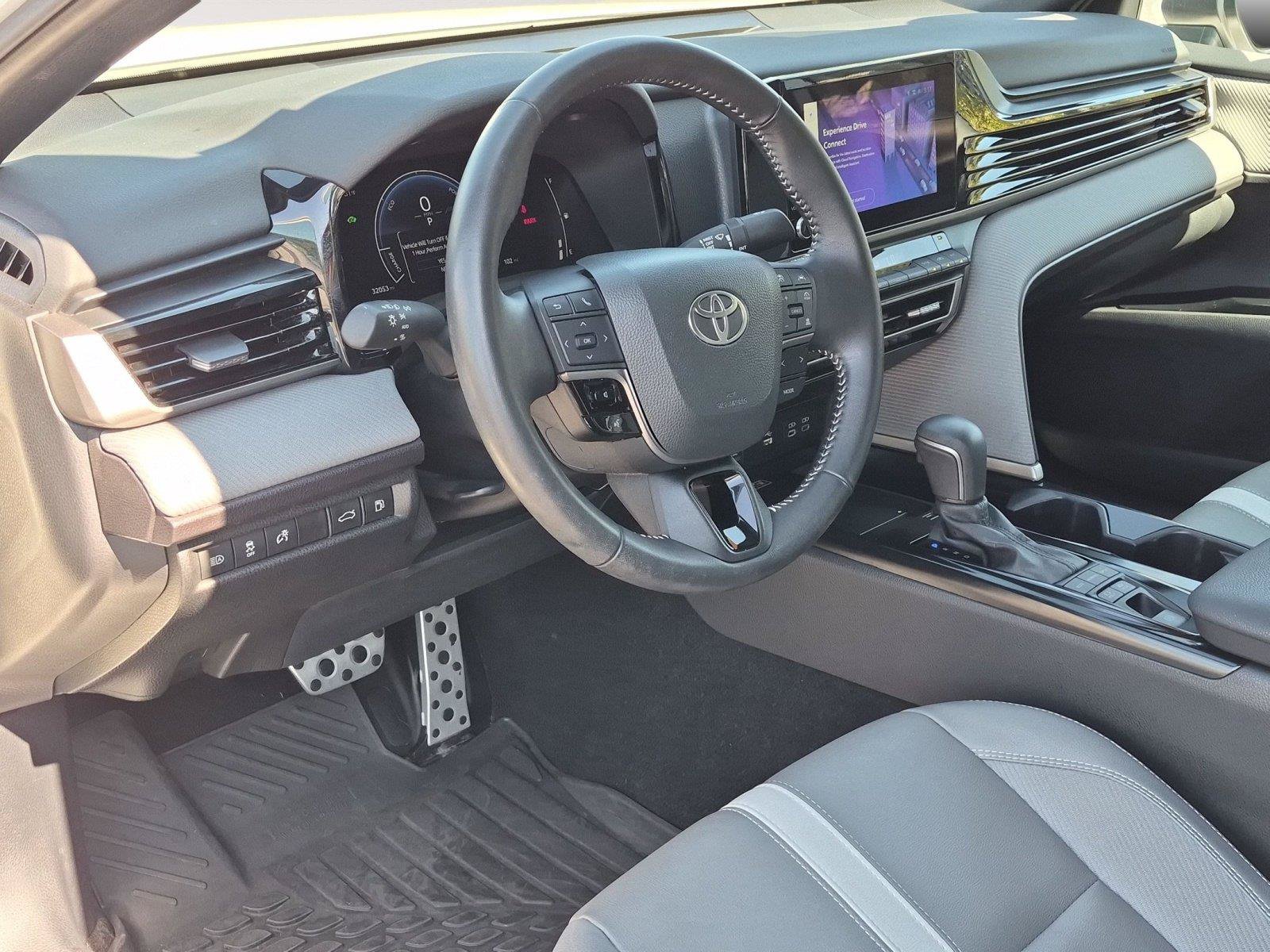 Used 2025 Toyota Camry SE FWD image 32