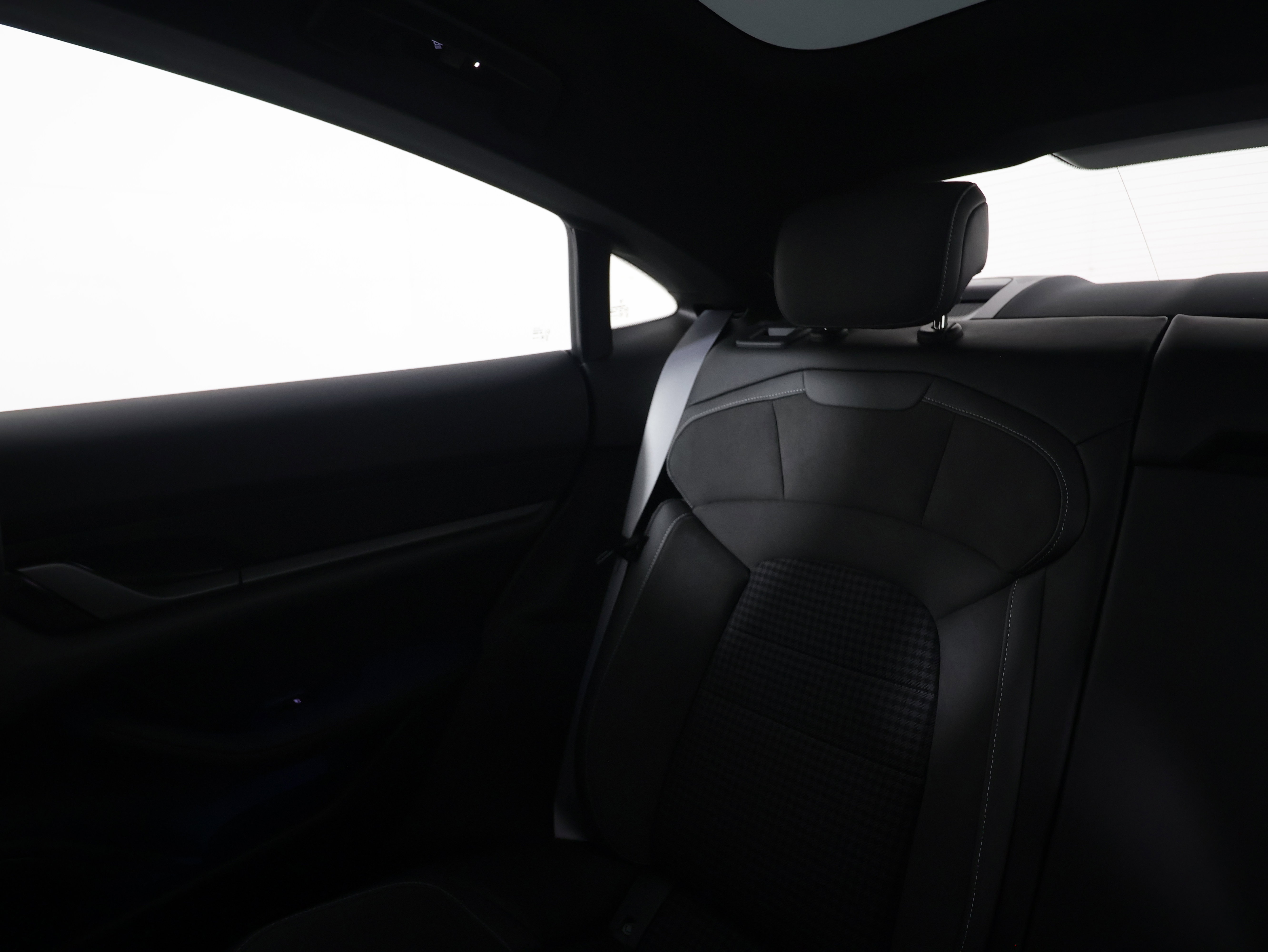 New 2025 Porsche Taycan image 15