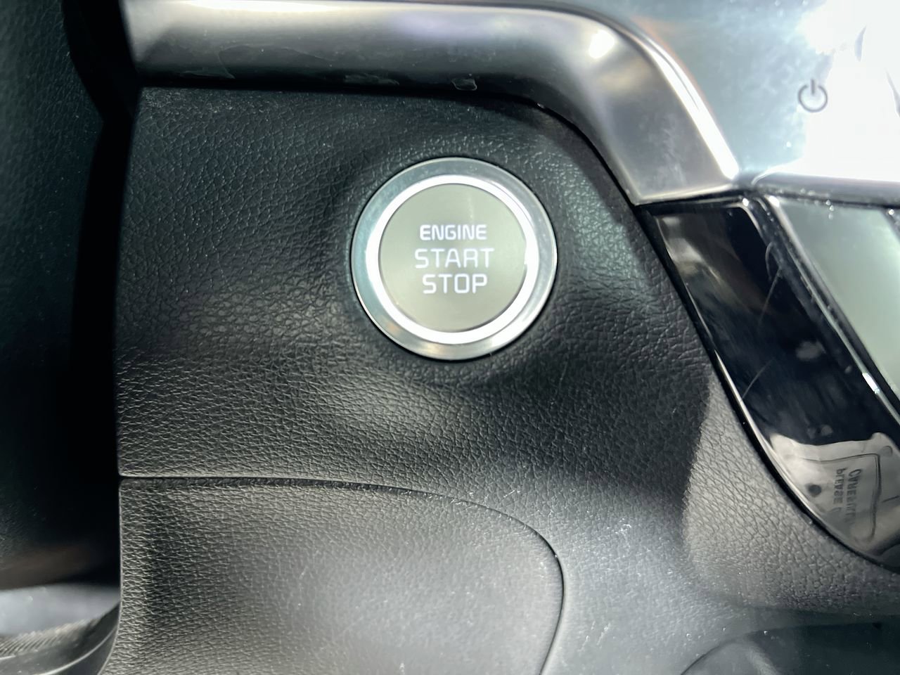 Used 2022 Kia Telluride LX AWD/4WD image 21