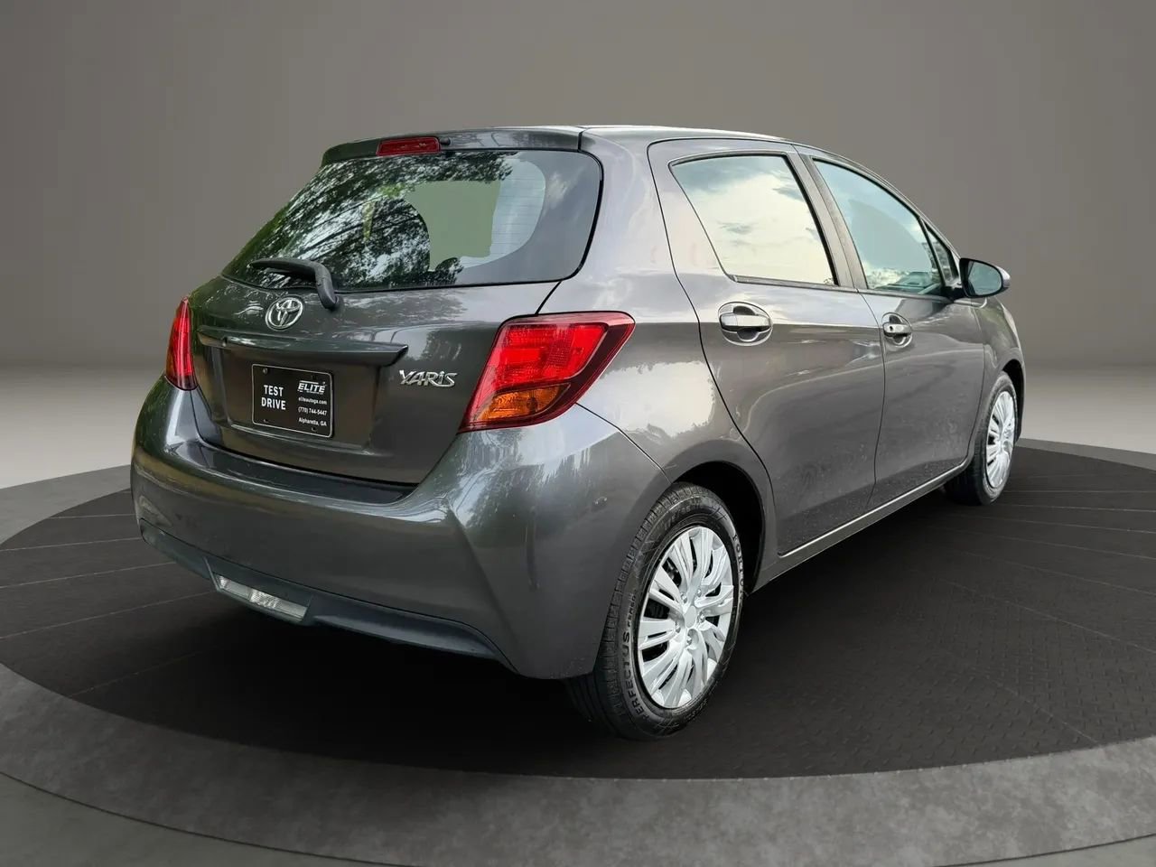 Used 2015 Toyota Yaris L FWD image 4