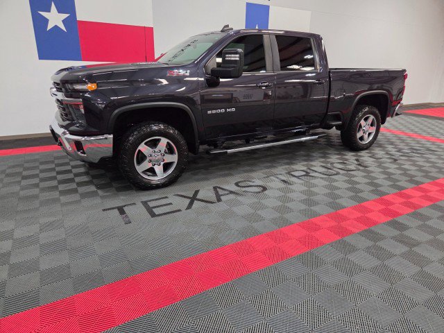 Used 2024 Chevrolet Silverado 2500 LT image 2
