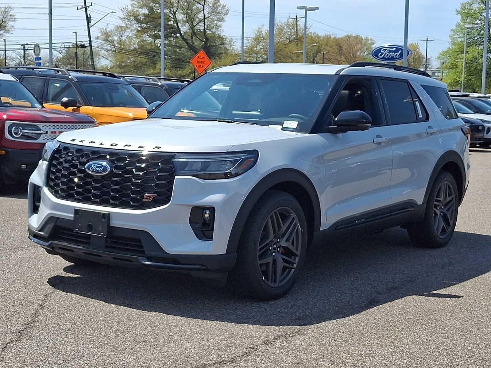 New 2026 Ford Explorer ST w/ Sun And Sound Package AWD/4WD image 3
