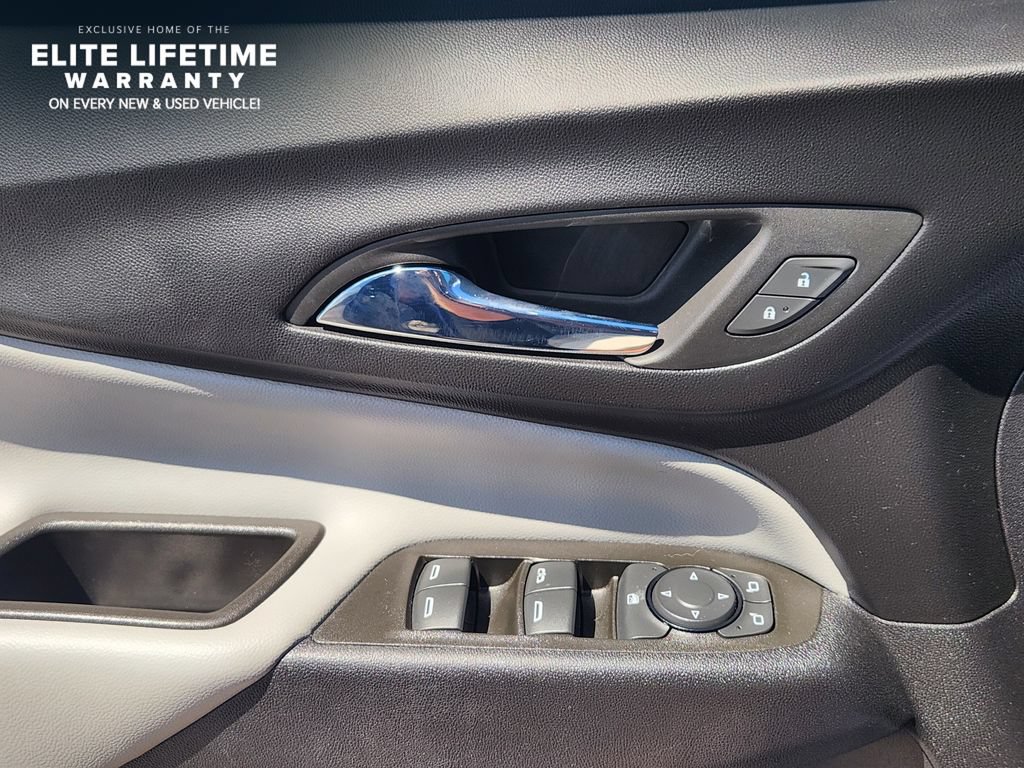 Used 2023 Chevrolet Equinox LT w/ Driver Convenience Package FWD image 23