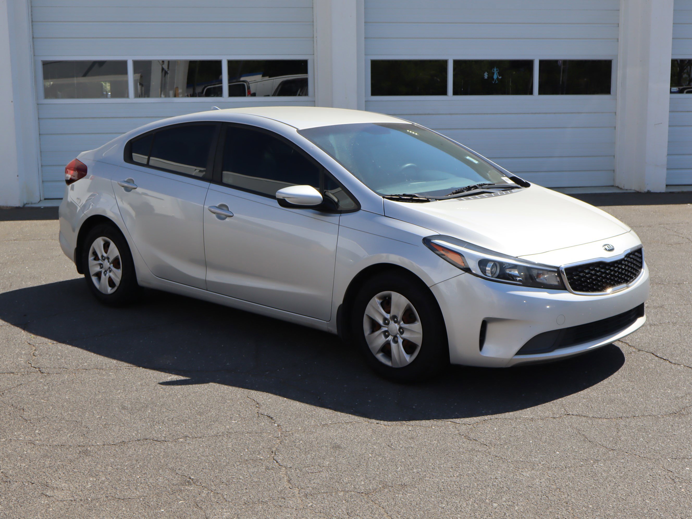 Used 2017 Kia Forte LX FWD image 2