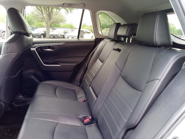 Used 2020 Toyota RAV4 XLE Premium image 14