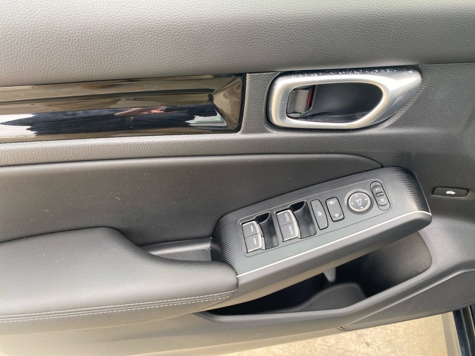 Certified 2025 Honda Civic Sport Touring image 36