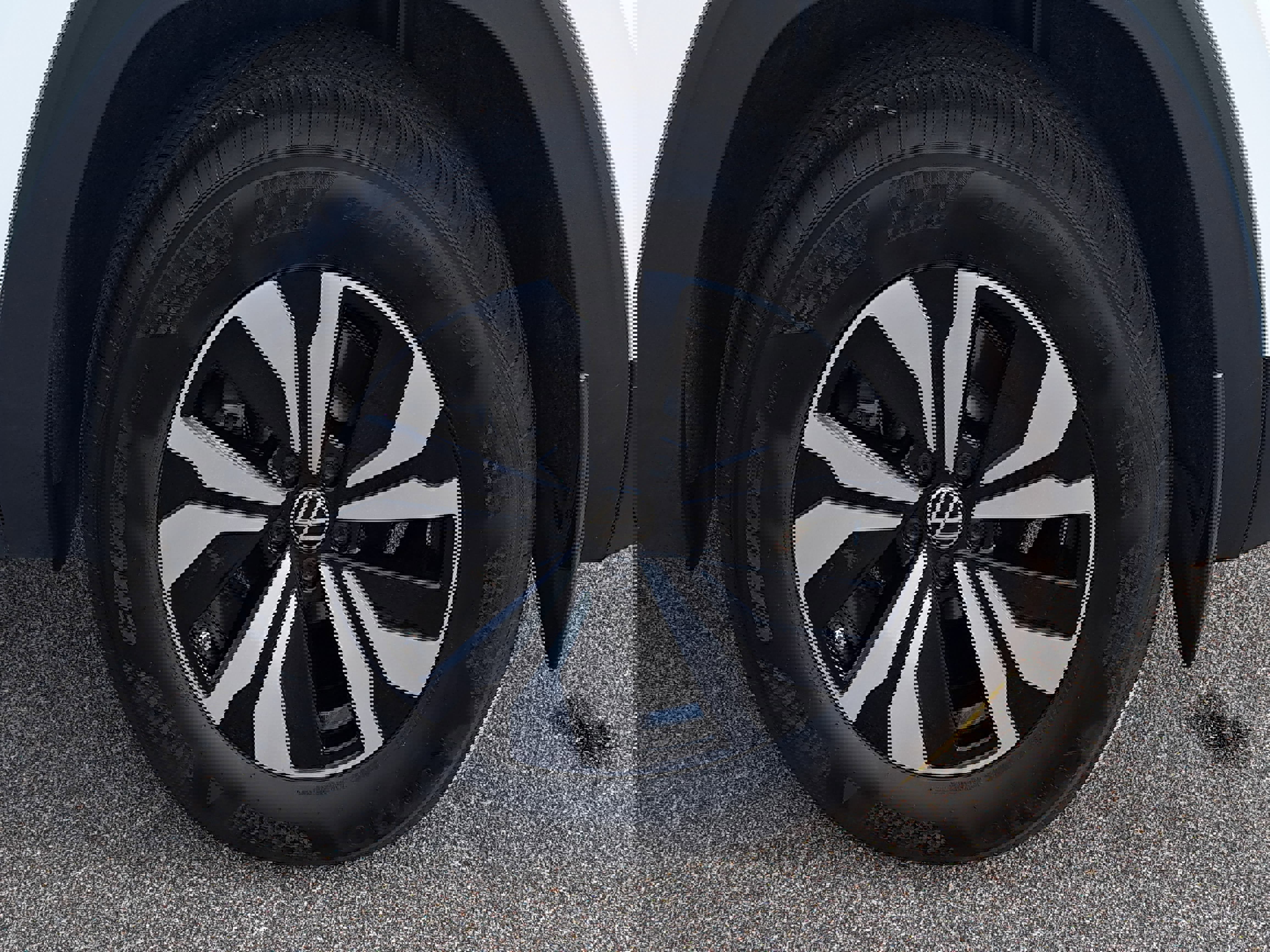 Certified 2025 Volkswagen Atlas Cross Sport SE image 30