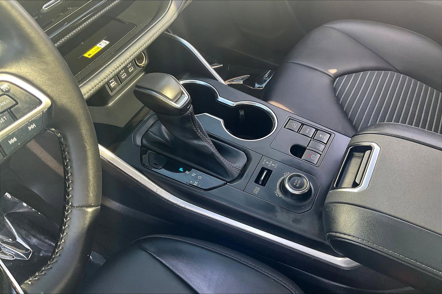 Used 2023 Toyota Highlander XSE AWD/4WD image 22