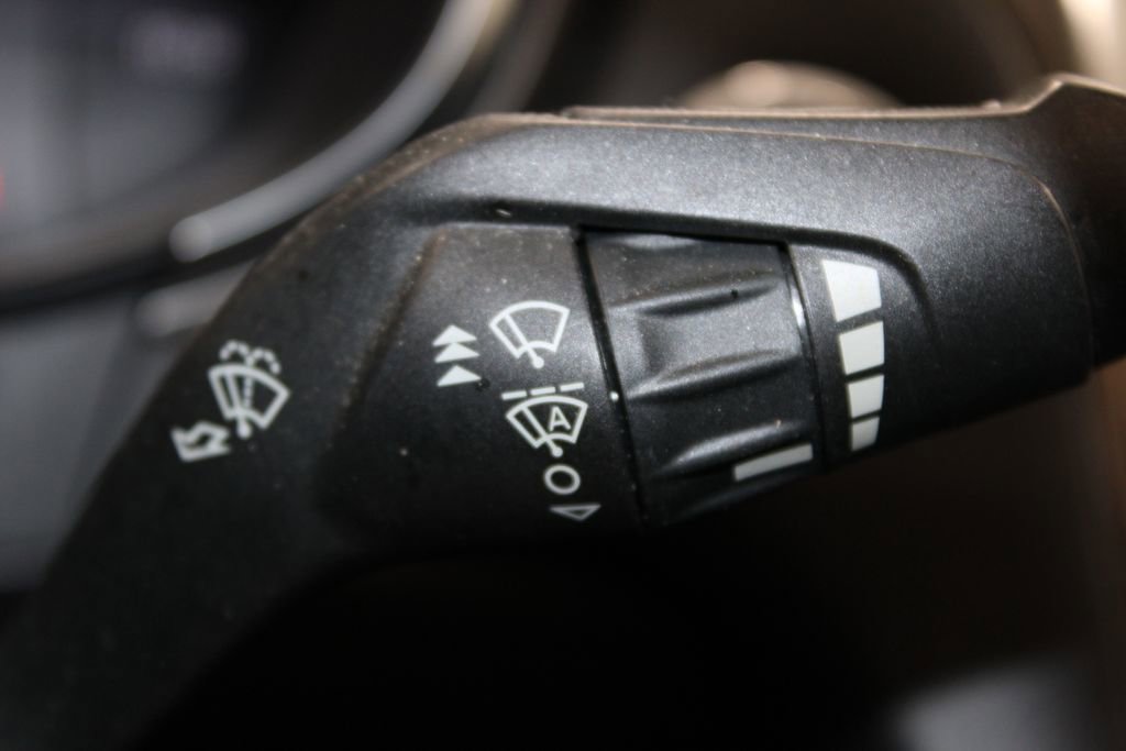 Used 2020 Ford Fusion SE image 24