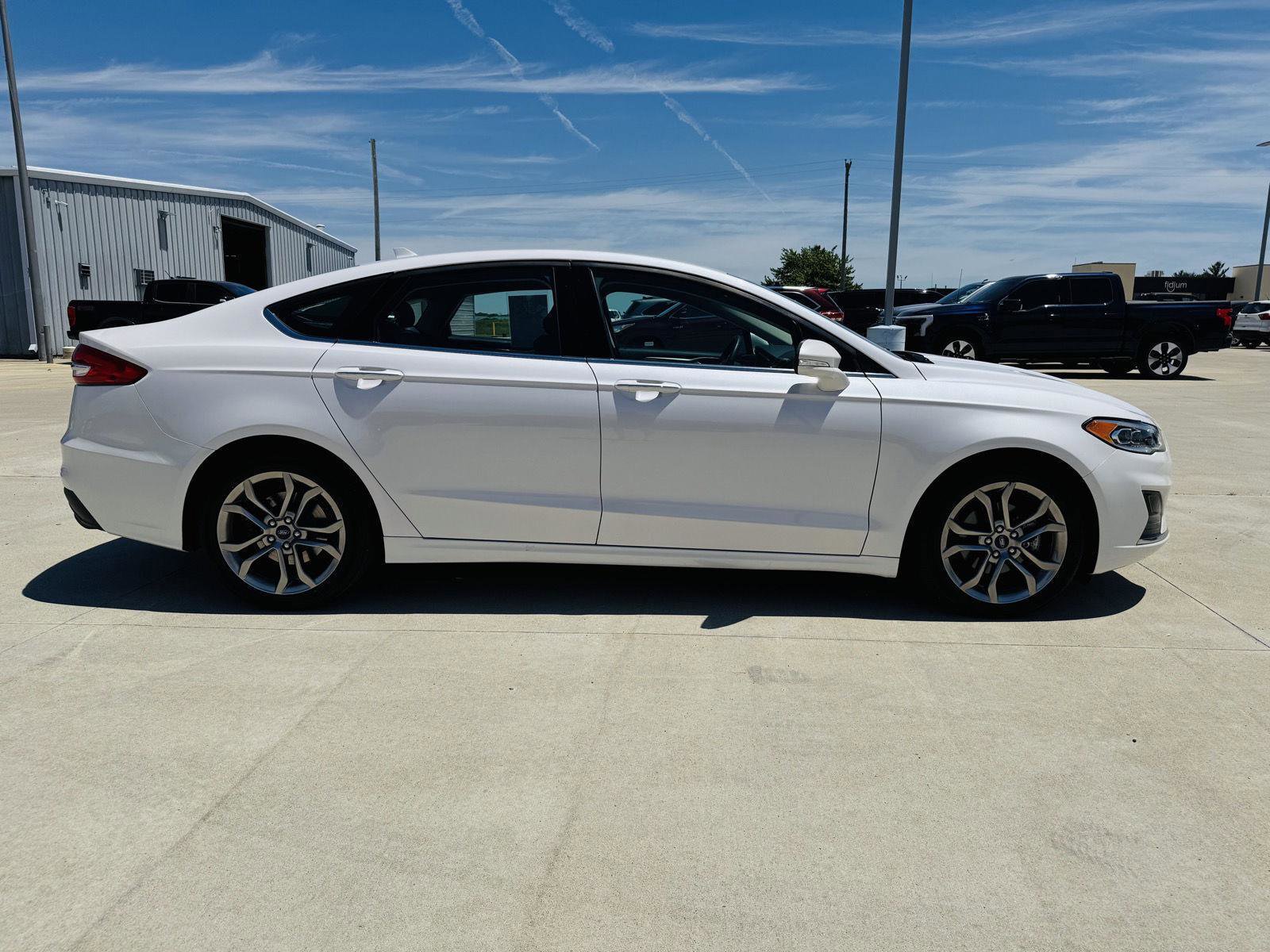 Used 2020 Ford Fusion SEL FWD image 37