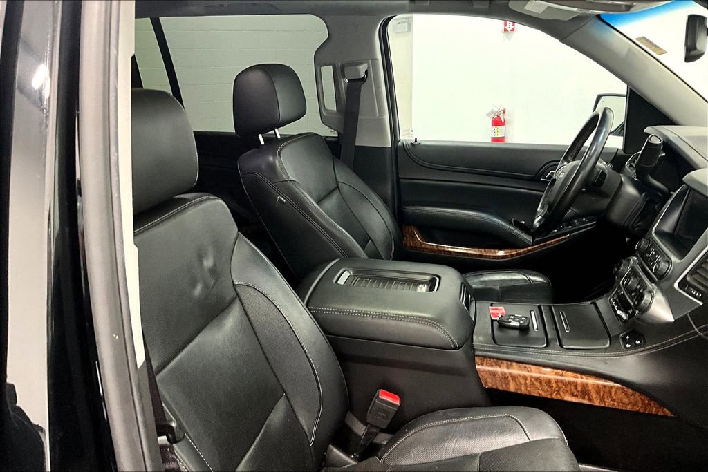 Used 2017 Chevrolet Suburban Premier image 10