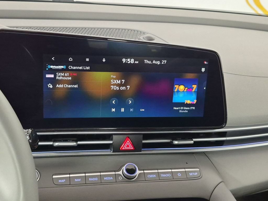 Used 2025 Hyundai Elantra SEL FWD image 24