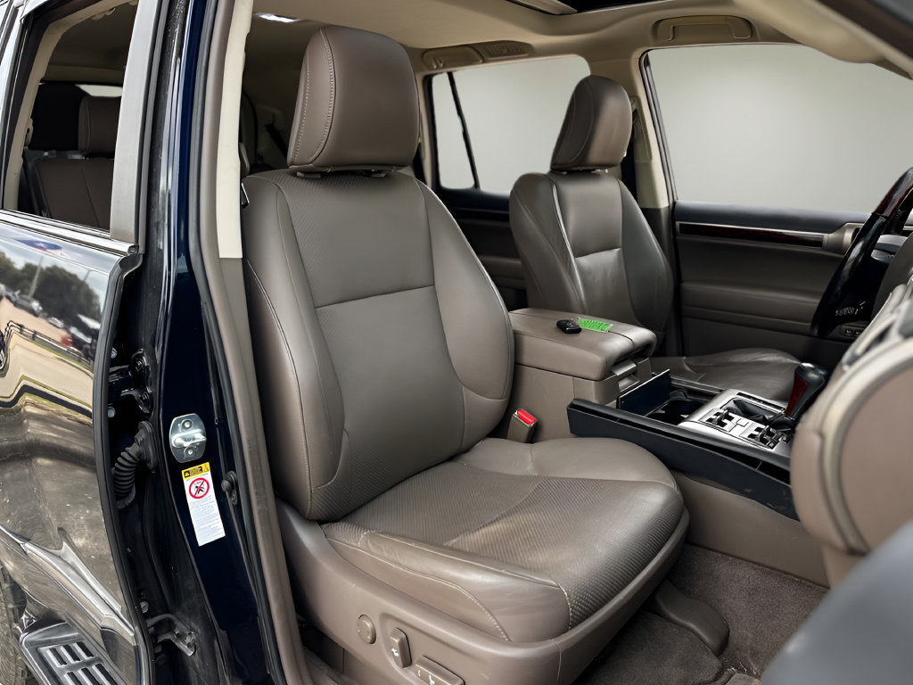 Used 2017 Lexus GX 460 Luxury w/ Preferred Accessory Package AWD/4WD image 20