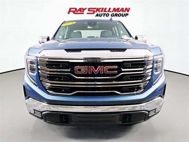 Used 2024 GMC Sierra 1500 SLT image 2