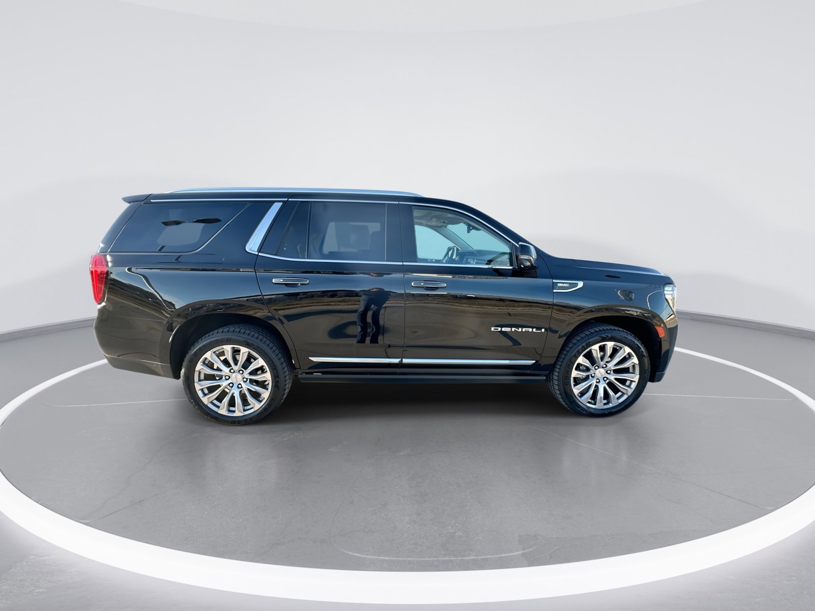 Used 2023 GMC Yukon Denali AWD/4WD image 9