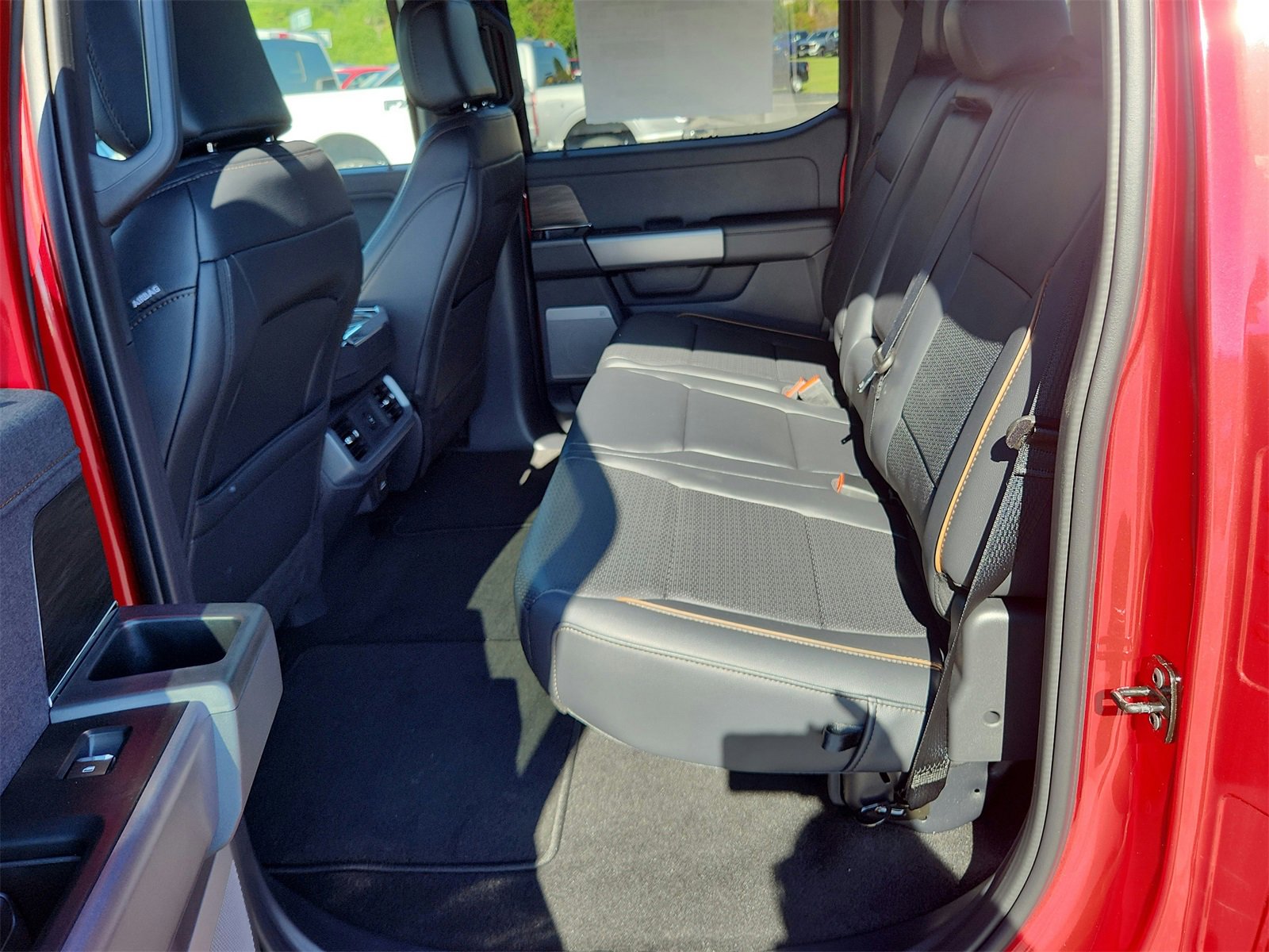 New 2025 Ford F150 Lariat w/ Equipment Group 501A Mid image 22