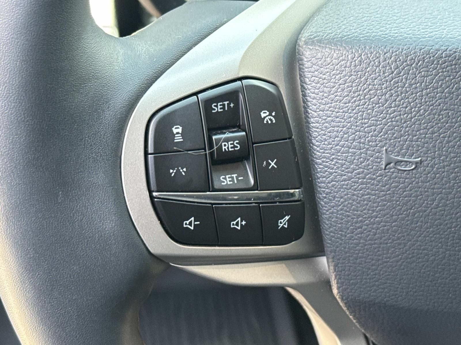 Used 2025 Ford Explorer Active w/ Active Comfort Package RWD image 22