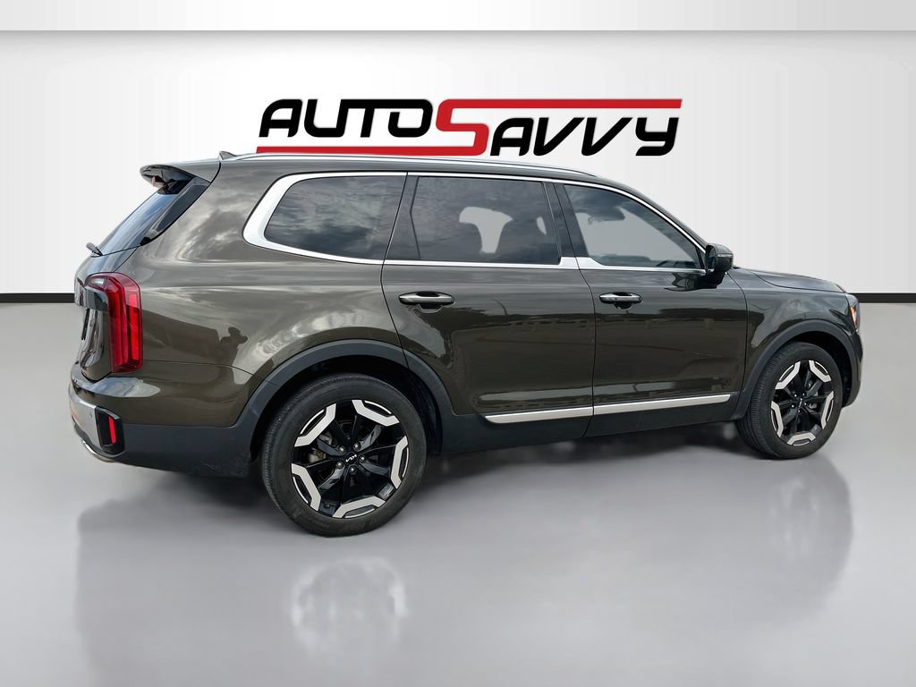 Used 2023 Kia Telluride S FWD image 7
