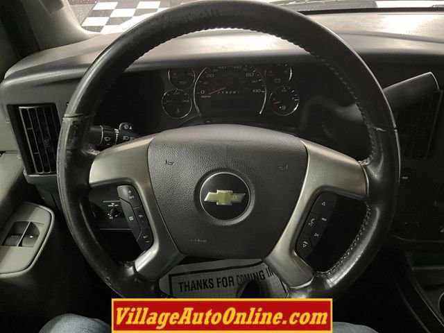 Used 2017 Chevrolet Express 2500 Extended RWD image 13