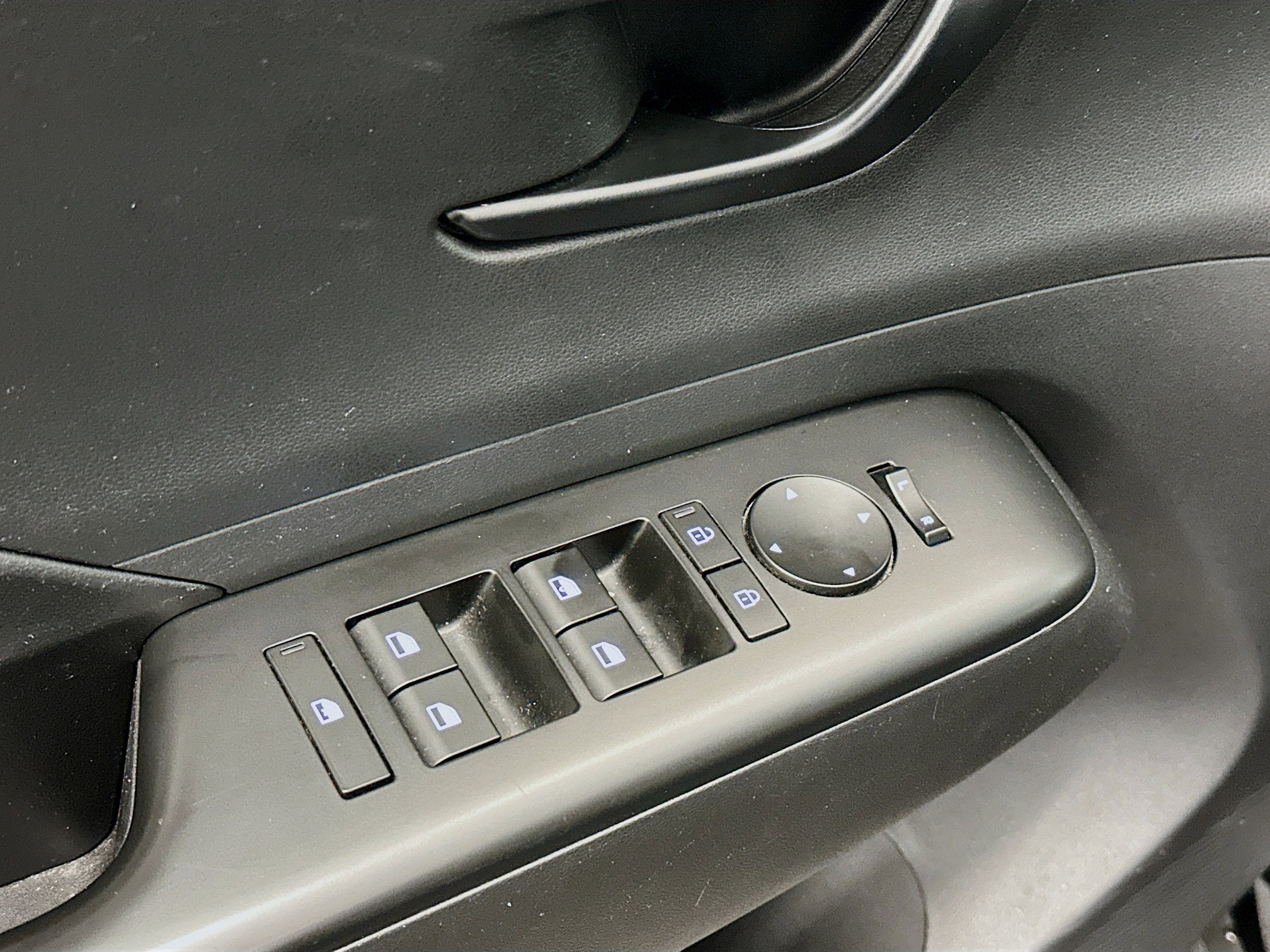 Used 2024 Hyundai Kona SEL image 15