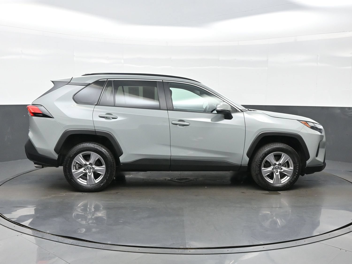 Used 2023 Toyota RAV4 XLE AWD/4WD image 7