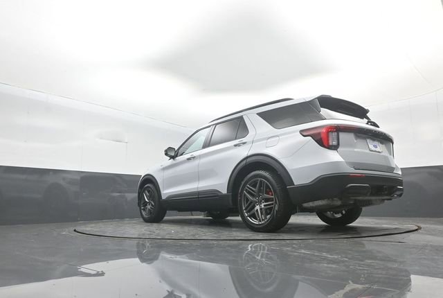 New 2026 Ford Explorer ST-Line w/ ST-Line Street Pack image 32