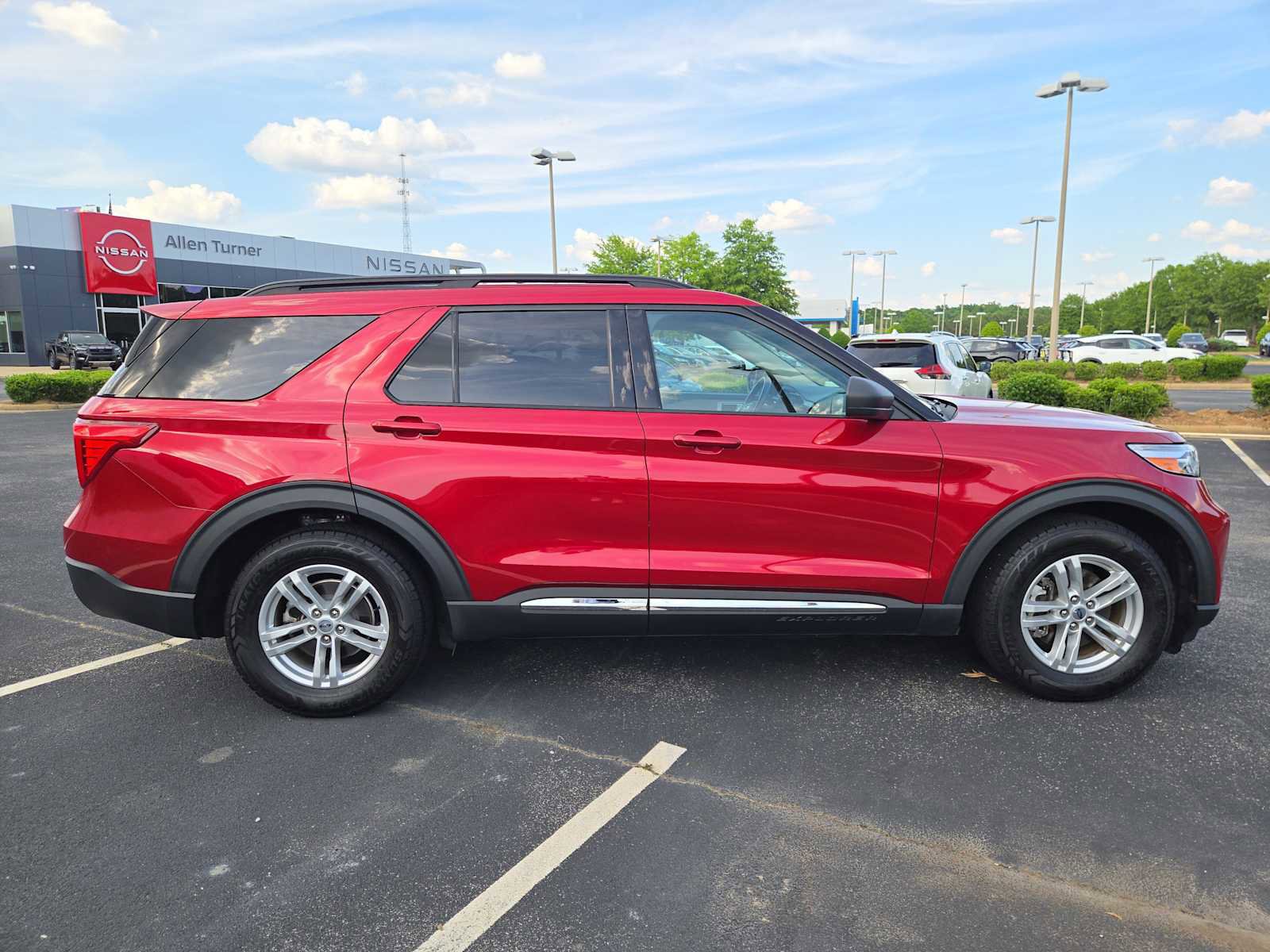 Used 2021 Ford Explorer XLT RWD image 5