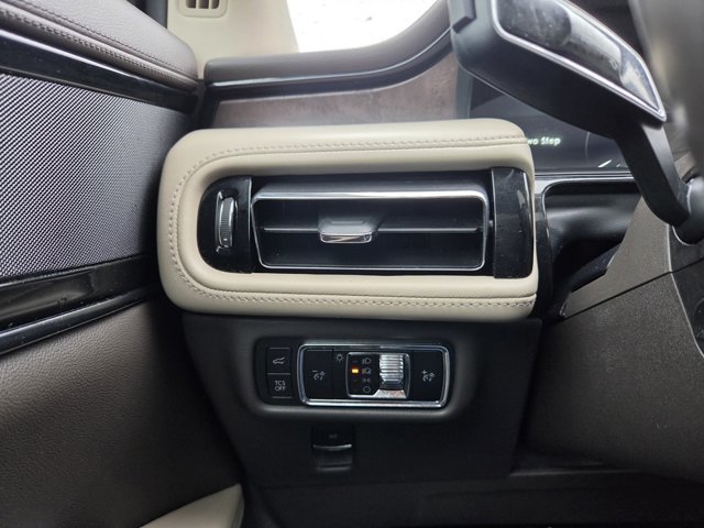 Used 2023 Lincoln Nautilus Reserve AWD/4WD image 23