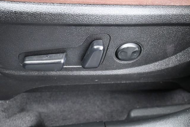 Used 2023 Kia Telluride EX w/ EX Captain's Chair Package FWD image 11
