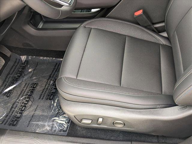 New 2025 Chevrolet Equinox EV LT image 4