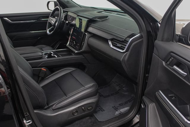 Certified 2026 GMC Acadia Elevation w/ Elevation Premium Package AWD/4WD image 26