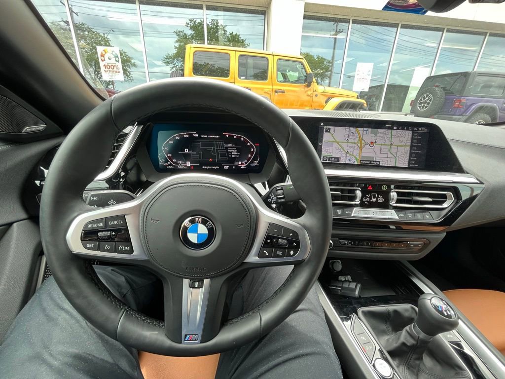 Used 2025 BMW Z4 M40i w/ Edition RWD image 10