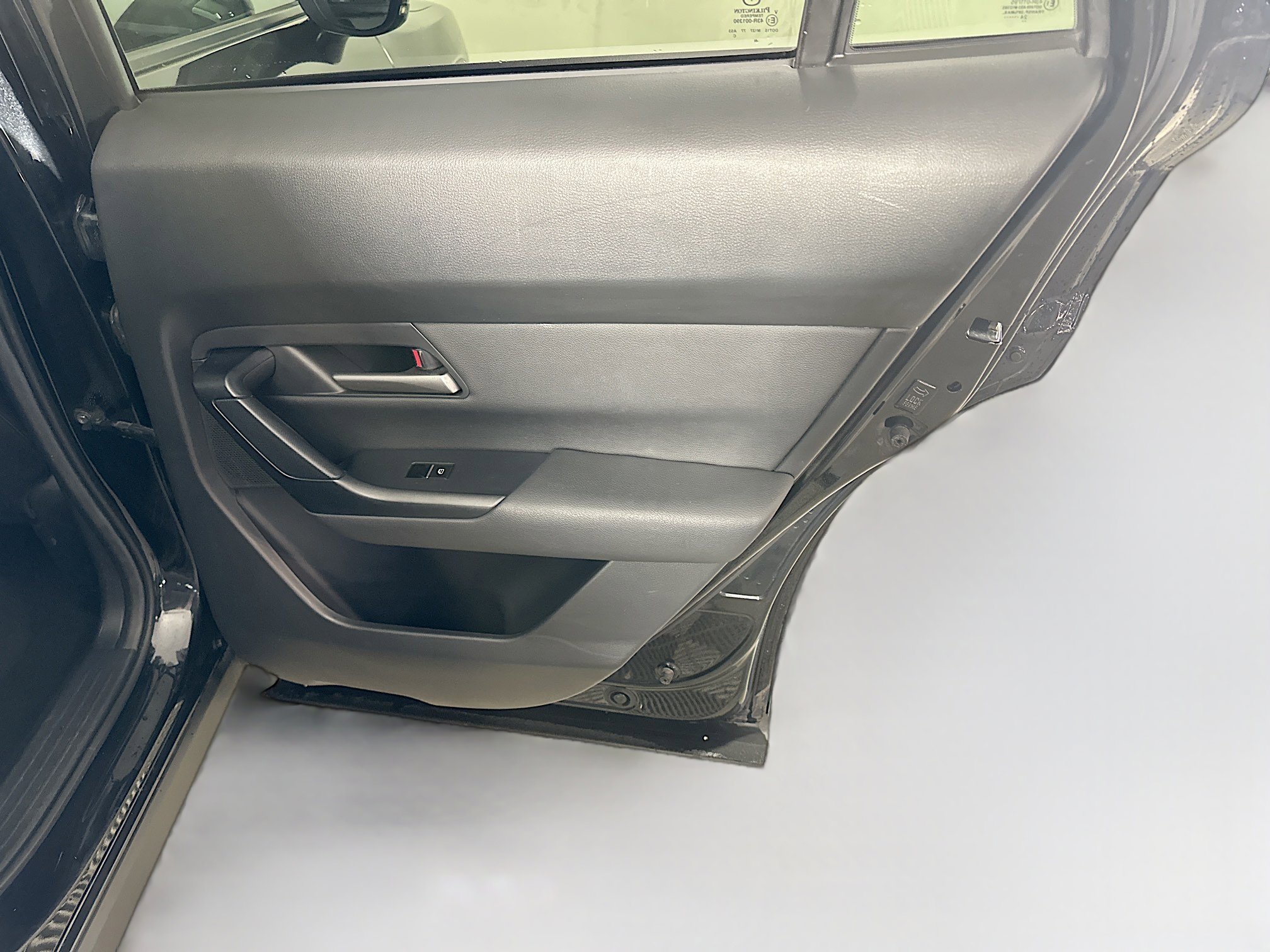 Used 2025 MAZDA CX-50 AWD 2.5 S w/ Premium Package image 32