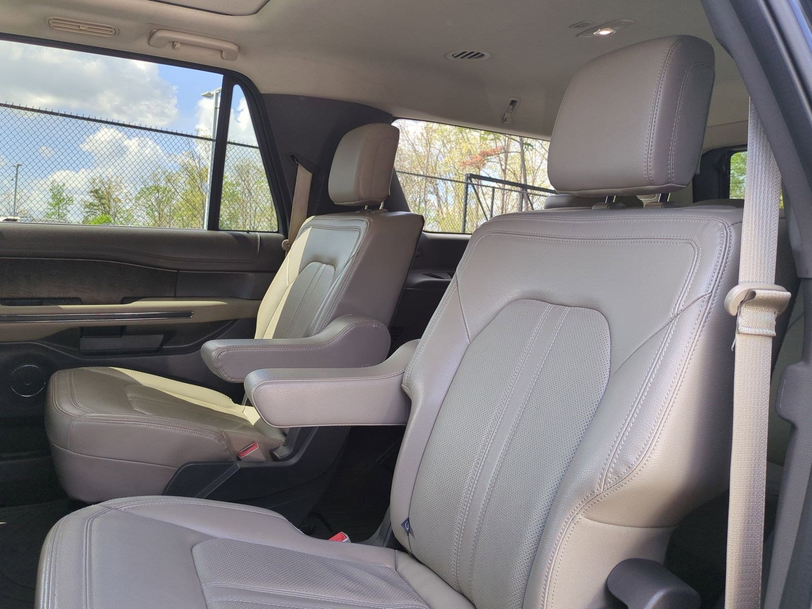 Used 2021 Ford Expedition Max Limited image 32