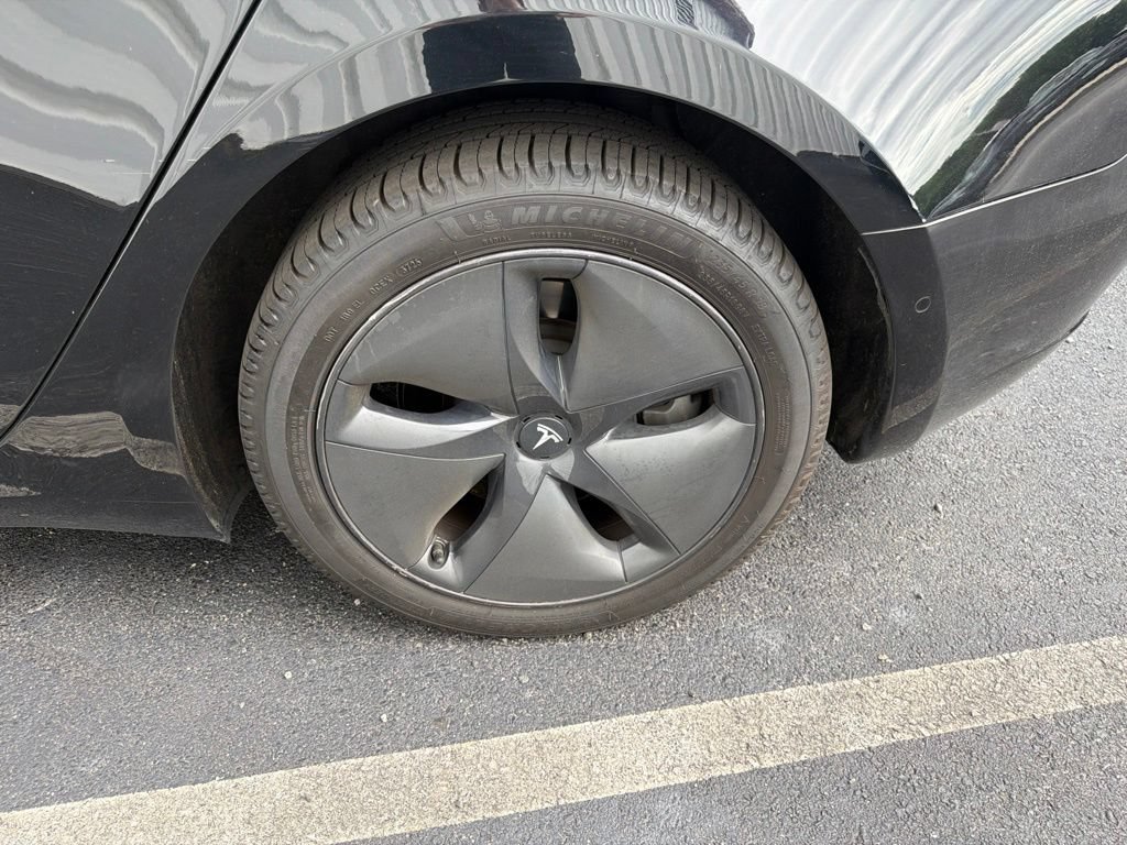 Used 2019 Tesla Model 3 Standard Range Plus RWD image 4