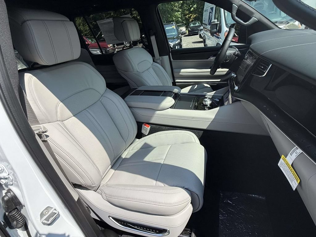 New 2026 Jeep Grand Wagoneer Summit w/ Premium Group III AWD/4WD image 9