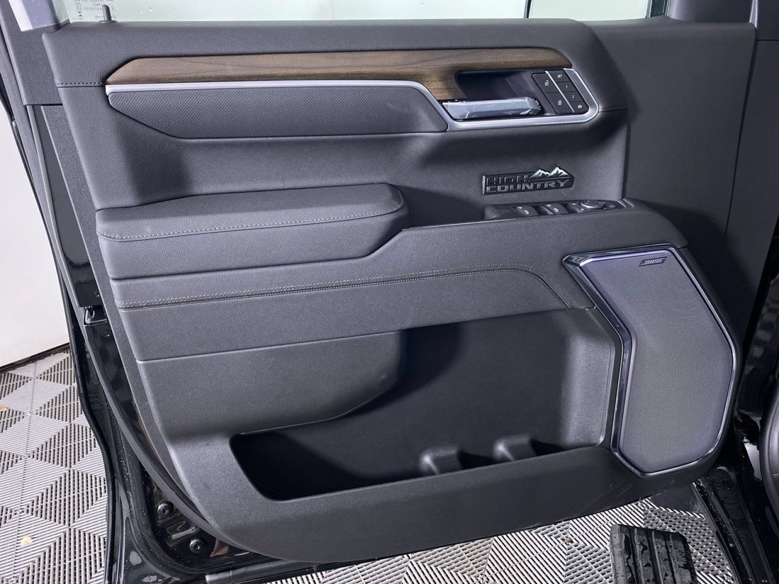New 2026 Chevrolet Silverado 1500 High Country w/ Midnight Edition AWD/4WD image 12