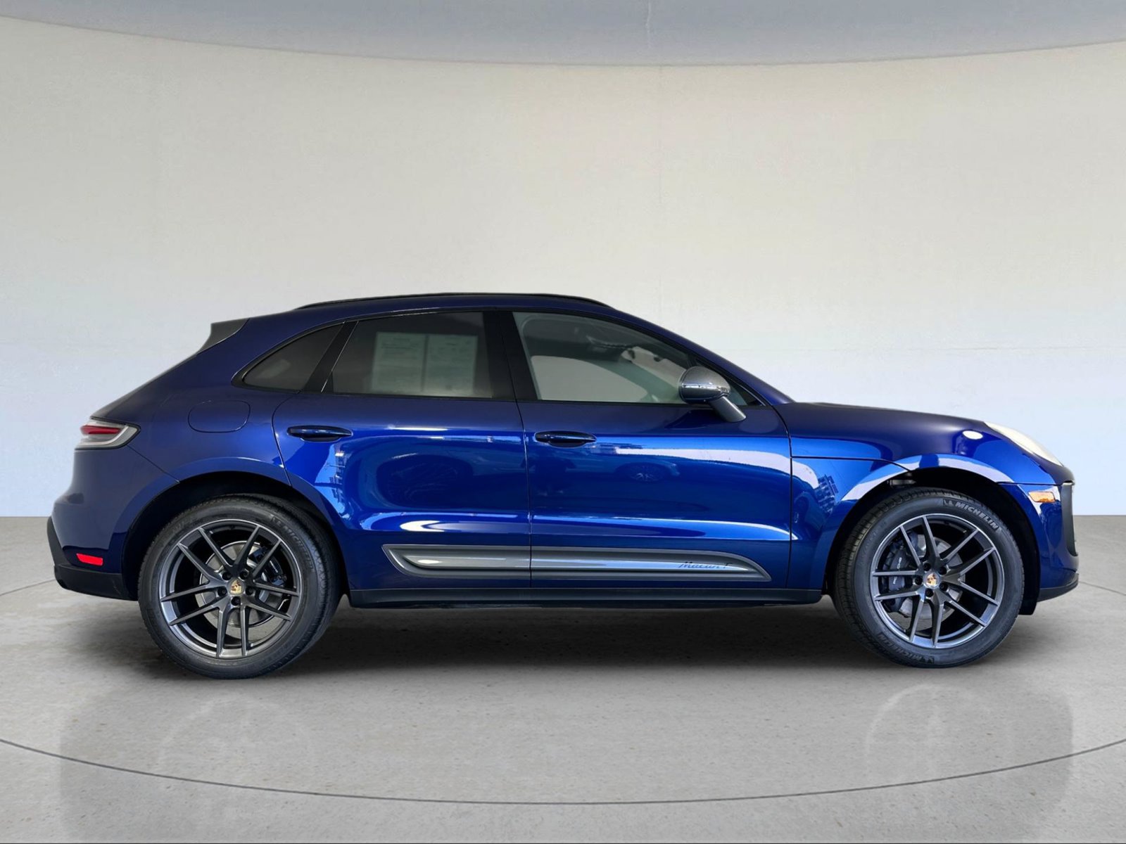 Certified 2023 Porsche Macan Turbo AWD/4WD image 9