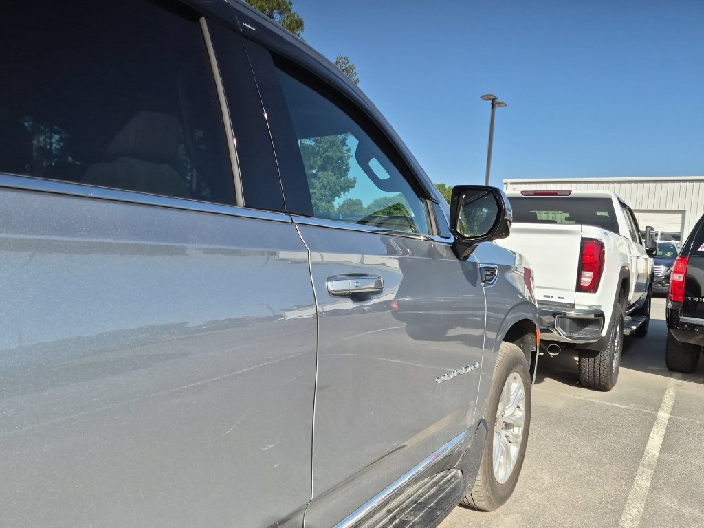 Used 2024 GMC Yukon SLT w/ SLT Luxury Package AWD/4WD image 12