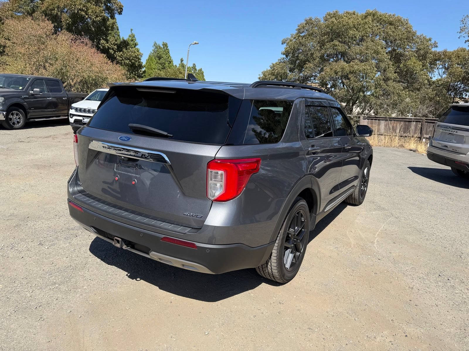 Used 2021 Ford Explorer XLT w/ Equipment Group 202A AWD/4WD image 5