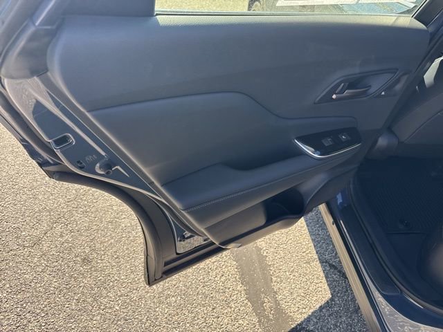 Used 2025 Toyota Crown Signia w/ Advanced Technology Package image 12