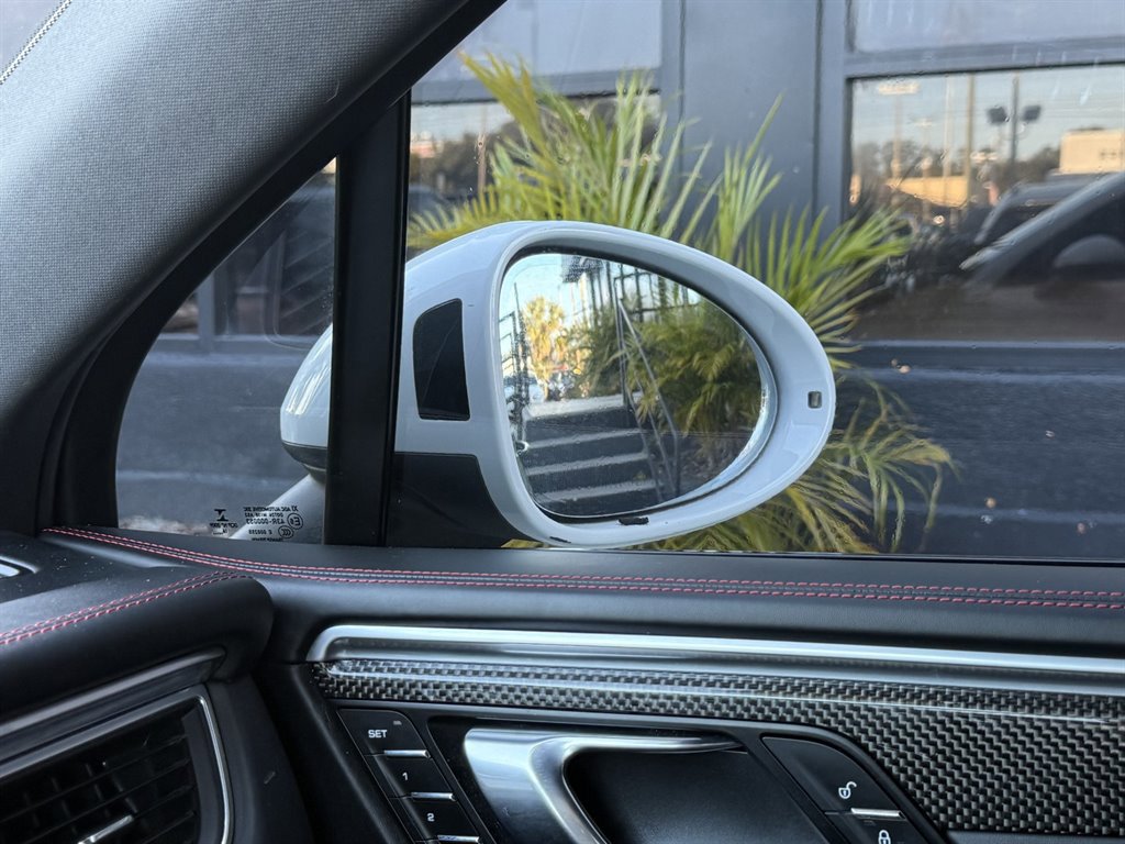 Used 2018 Porsche Macan GTS image 34